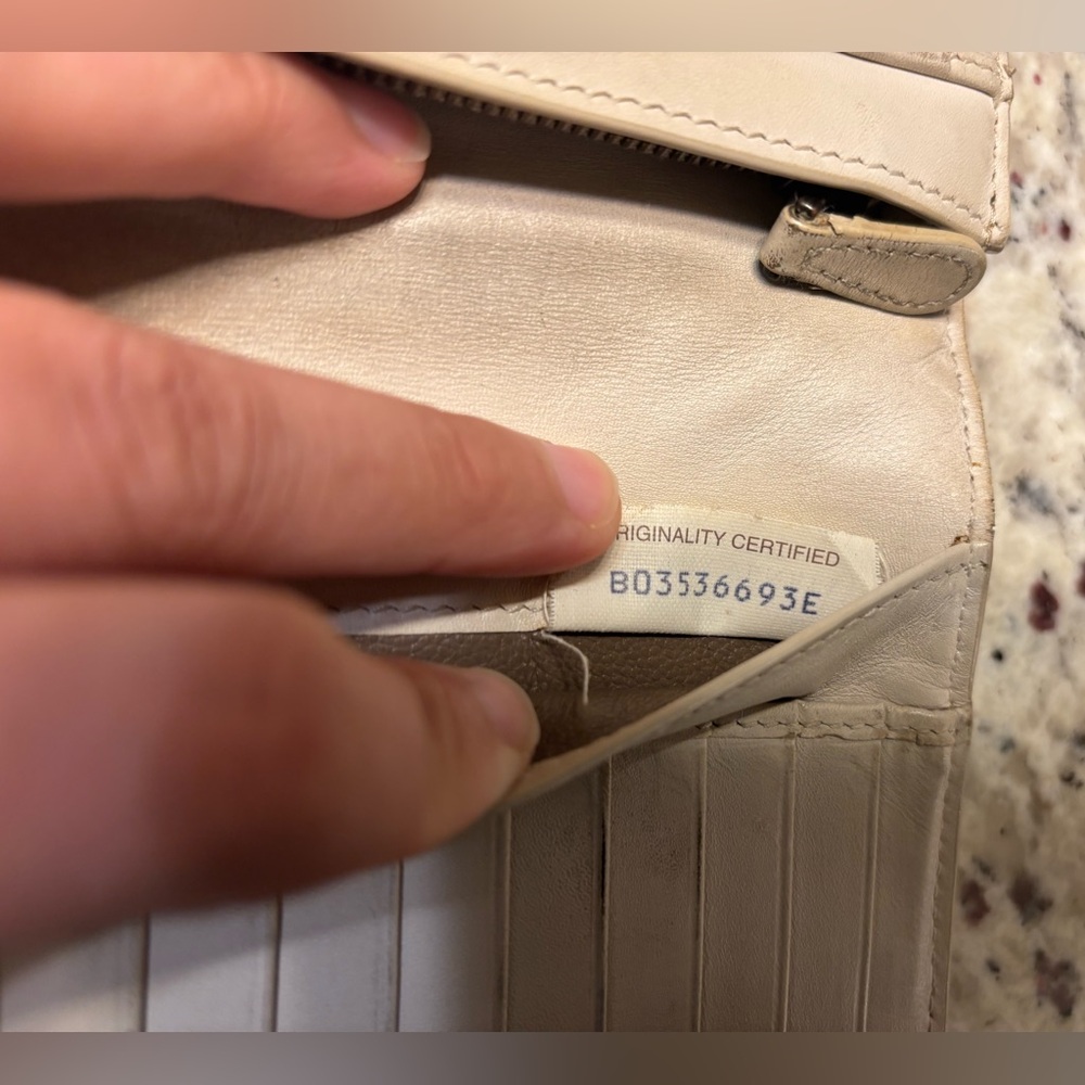Bottega Veneta Long Bifold Wallet (Authentic) - Picture 5 of 15